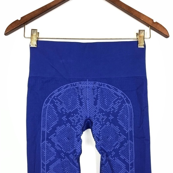 Lululemon Ebb to Street Blue Snake Print Tights Leggings Small - Picture 6 of 8